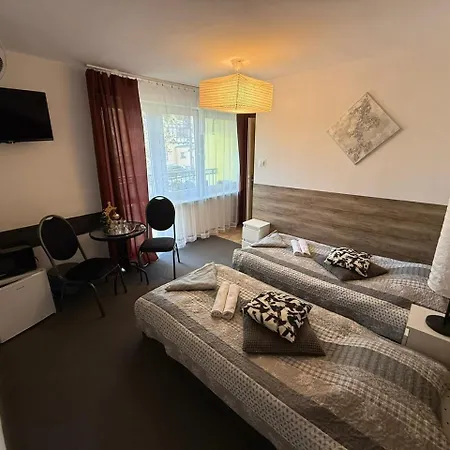 B&B Antonina Pensjonprzykortach Of Katynia 2a Zdroj 스자브노-즈드로이